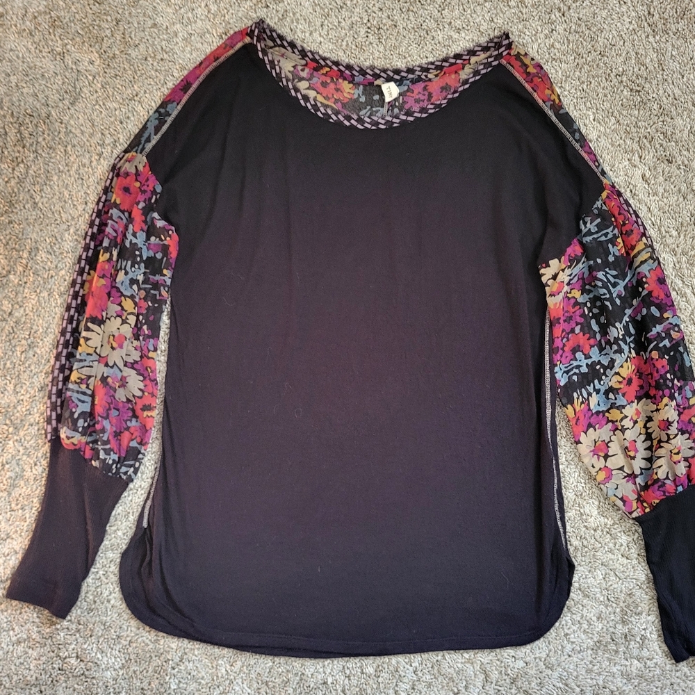 Anthropologie Tiny Black Sheer Floral Balloon Sleeve BOH0 Raye Top Size Small